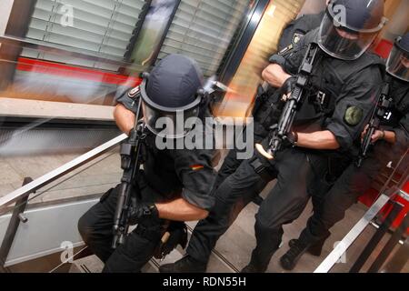 Die Probe, die Offiziere der spezialeinsatzkommando, SEK, eine spezielle Antwort Einheit der deutschen Polizei, Stockfoto