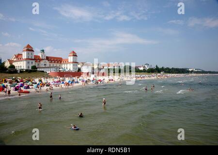 Strand und Promenade im Seebad und Kurort Binz, Insel Rügen, Mecklenburg-Vorpommern Stockfoto