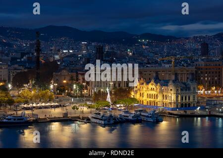 Hafen Port Vell, Rambla de Mar Hafenpromenade, Dämmerung, Barcelona, Katalonien, Spanien Stockfoto