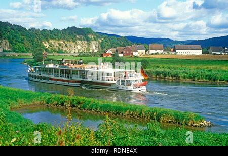 Fahrgastschiff auf der Weser, Weserbergland, Weserbergland, Niedersachsen Stockfoto