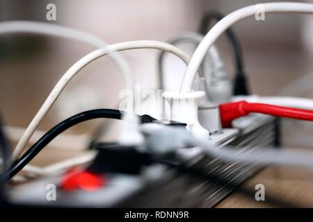 Mehrere Steckdosenleiste, für den Anschluss von mehreren elektrischen Geräten Stockfoto