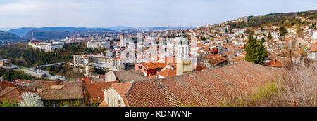 Panoramablick über die Stadt Veliko Tarnovo, Bulgarien Stockfoto