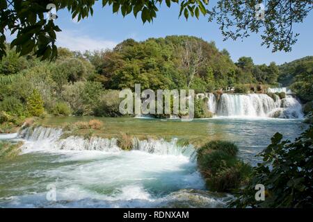 Wasserfall im Nationalpark Krka, Adria, Kroatien, Europa Stockfoto