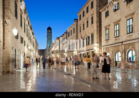 Hauptstraße Stradun in der historischen Altstadt von Dubrovnik, südlichen Dalmatien, Adriaküste, Kroatien, Europa Stockfoto