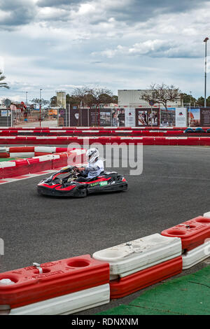 Malaga, Spanien - 07 April, 2018. Kart racer in Aktion an Kart & Fun Malaga, Spanien Stockfoto