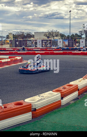 Malaga, Spanien - 07 April, 2018. Kart racer in Aktion an Kart & Fun Malaga, Spanien Stockfoto