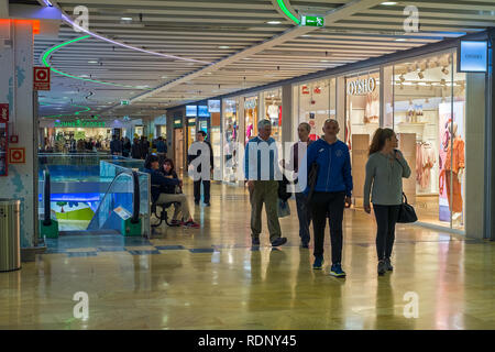 Leute, Shopping in der Shopping Mall Stockfoto