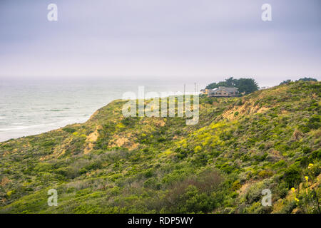 Häuser an der Pazifik Küste, Moss Beach, Kalifornien Stockfoto