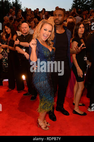 Berühmtheiten, Tänzer und Richter kommen für die streng Come Dancing Start der Elstree Studios in Borehamwood, Hertfordshire bietet: Anastacia Wo: Hertfordshire, Großbritannien Wann: 30 Aug 2016 Quelle: Steve Finn/WANN Stockfoto