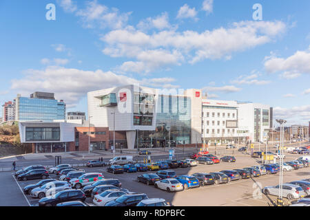 Universität von South Wales und die Smart-Brücke in Cardiffs Adamstown Gegend der Stadt. Bitte credit Ffotograff Stockfoto