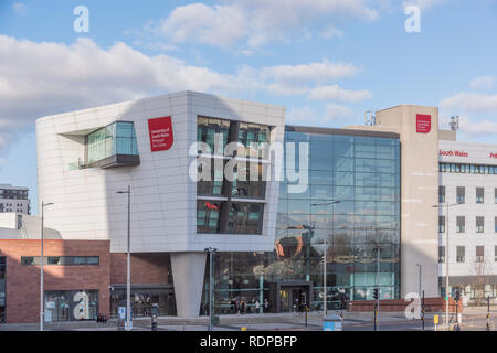 Universität von South Wales und die Smart-Brücke in Cardiffs Adamstown Gegend der Stadt. Bitte credit Ffotograff Stockfoto