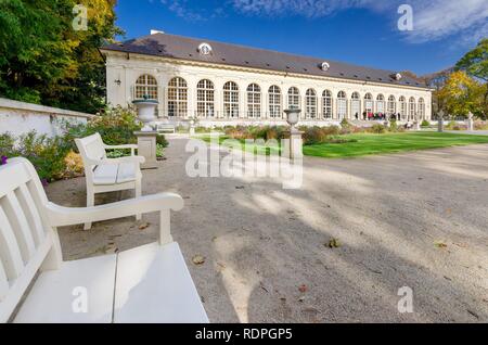 Warschau, MAZOVIAN PROVINZ/POLEN - Oktober 11, 2018: Alte Orangerie, 18 Cent. Treibhaus. Die Königlichen Bäder Park. Stockfoto