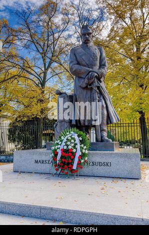 Warschau, MAZOVIAN PROVINZ/POLEN - Oktober 11, 2018: Denkmal für marechal Jozef Pilsudski. Stockfoto