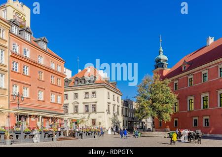 Warschau, MAZOVIAN PROVINZ/POLEN - 31. OKTOBER 2018: Schloss-Platzes, des königlichen Schloss, Altstadt. Stockfoto