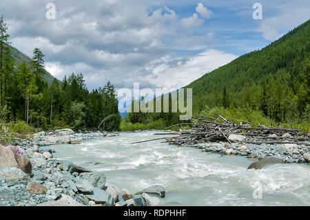 Akkem Fluss von Glacier und Beluha Bereich Stockfoto