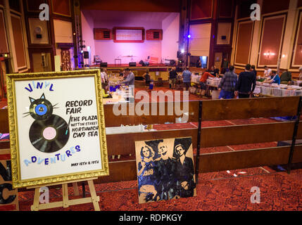 Die "Vinyl Abenteuer" in der alten Plaza Gebäude, Northwich, Cheshire, UK statt. 2018. Stockfoto