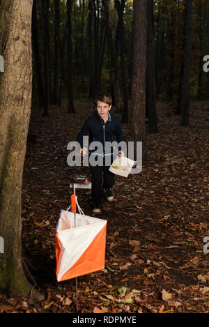Teenager in einem Ol-Wettbewerb läuft. Selektiver Fokus Stockfoto