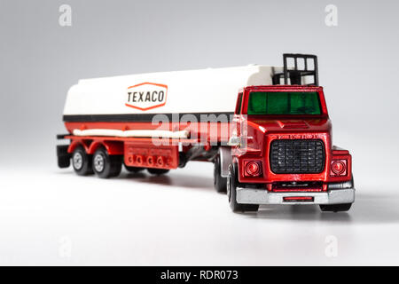 Matchbox Super Kings K-16 Ford LTS artikuliert Tanker "Texaco" Stockfoto