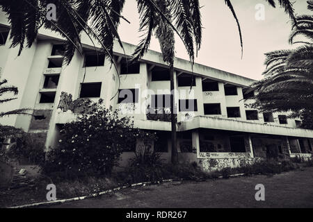 Verlassene Hotel in Barcarena, in der Nähe von Lissabon, Portugal. Stockfoto