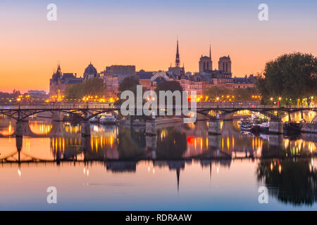 Nacht Ile de la Cite in Paris, Frankreich Stockfoto