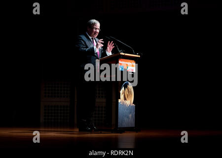 19. Januar 2019, Nordrhein-Westfalen, Düsseldorf: NRW-Ministerpräsident Armin Laschet (CDU) spricht zu den Gästen an der Rezeption die CDU auf das Neue Jahr. Foto: Marcel Kusch/dpa Stockfoto