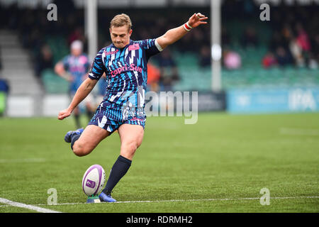 Sixways Stadion, Worcester, Großbritannien. 19. Jan 2019. European Challenge Cup, Worcester vs Stade Francais; Morné Steyn von Stade Francais Paris einen Kick am Ziel Credit: Craig Thomas/news Bilder Credit: Aktuelles Bilder/Alamy Live News Credit: Aktuelles Bilder/Alamy leben Nachrichten Stockfoto