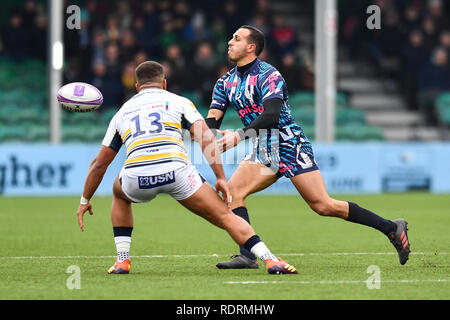 Sixways Stadion, Worcester, Großbritannien. 19. Jan 2019. European Challenge Cup, Worcester vs Stade Francais; Kylan Hamdaoui Stade Francais Paris in Aktion während des heutigen match Credit: Craig Thomas/news Bilder Credit: Aktuelles Bilder/Alamy Live News Credit: Aktuelles Bilder/Alamy leben Nachrichten Stockfoto