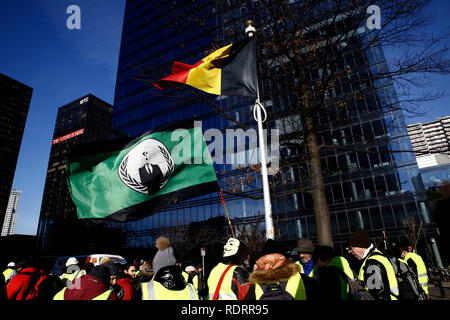 Brüssel, Belgien. 19. Januar 2019. Die Menschen an einem Protestzug der gelben Westen gegen den Aufgang der Kraftstoff und Öl preise nehmen. Alexandros Michailidis/Alamy leben Nachrichten Stockfoto