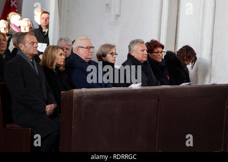 Danzig, Polen, 19. Januar 2019. Beerdigung der Bürgermeister von Danzig, Pawel Ottar, in der mariacka Basilika in Danzig. Die Urne mit der Asche in die Krypta. Credit: Slawomir Kowalewski/Alamy leben Nachrichten Stockfoto