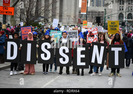 New York, USA. 19. Januar 2019. Der Frauen Einheit März in Lower Manhattan. Quelle: Christopher Penler/Alamy Leben Nachrichten Quelle: Christopher Penler/Alamy leben Nachrichten Stockfoto