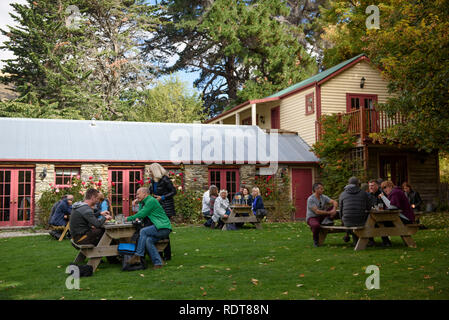 Die Cardrona Hotel ist ein historisches Hotel und Restaurant an der Crown Range Road in zwischen Queenstown und Wanaka auf der Südinsel Neue Z Stockfoto