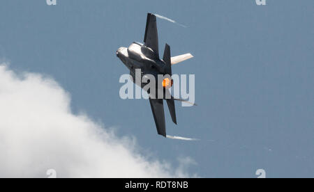Lockheed Martin F-35 Lightning II, Stealth einzigen Sitz Fighter durchführen bei Selfridge air show ANG Stockfoto