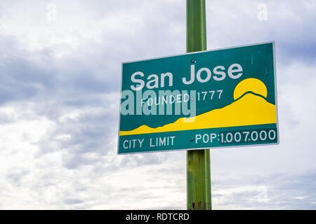 Aktualisiert San Jose, Kalifornien Stadt limit Schild Bevölkerung von über einer Million und Gründungsjahr 1777 Stockfoto