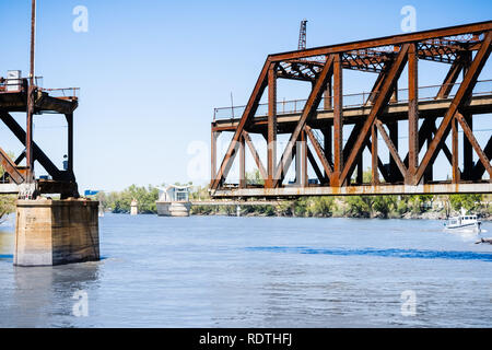 Die I Street Bridge ist ein historisches Metall truss Swing Bridge auf ICH Straße in Sacramento, Kalifornien Stockfoto