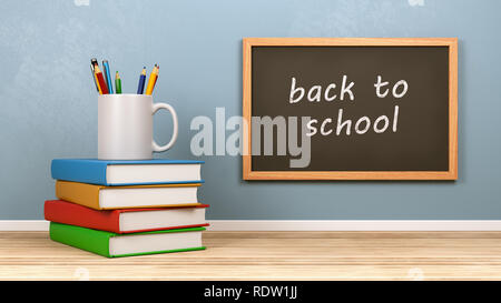 Schreibwaren auf Stapel von Büchern und Tafel mit Zurück in die Schule Text Stockfoto