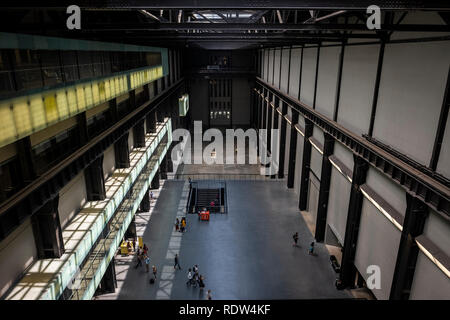 London, England - 10 Juni 2018: Tate Modern Main Hall Stockfoto