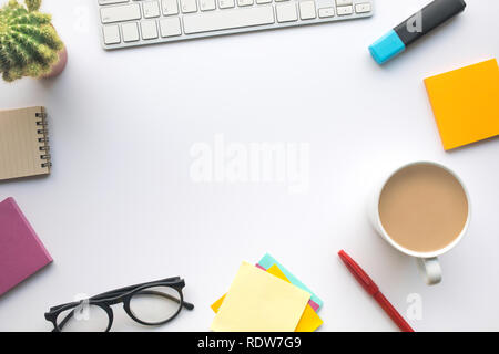 Inspiration Ideen Konzepte mit Zubehör auf den Arbeitstisch. top View Stockfoto