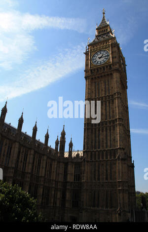 Elizabeth Tower, allgemein bekannt als Big Ben, im Palast von Westminster in London, Vereinigtes Königreich Stockfoto