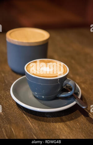 Die Schale ist ein Restaurant, Bar, Brauerei und die Kaffeerösterei, eine private Allee aus Ghuznee Street in Te Aro, Wellington, Neuseeland. Stockfoto