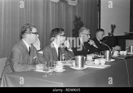 ANWB recreatiedag im Hilton te Rotterdam, het Bestuur ach de Tafel, Bestanddeelnr 917-1366. Stockfoto