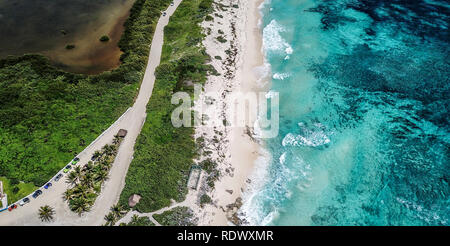 Schöne alte Schule Light House drone Schüsse unterschiedliche Ansichten Mexiko Insel Cozumel Stockfoto