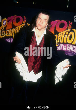 LOS ANGELES, Ca - 2. Oktober: Sänger Meat Loaf, aka Michael Lee Aday nimmt NBC taping von '70er Feier: Der Beat ist Zurück" am 2. Oktober 1993 im Wiltern Theater in Los Angeles, Kalifornien. Foto von Barry King/Alamy Stock Foto Stockfoto