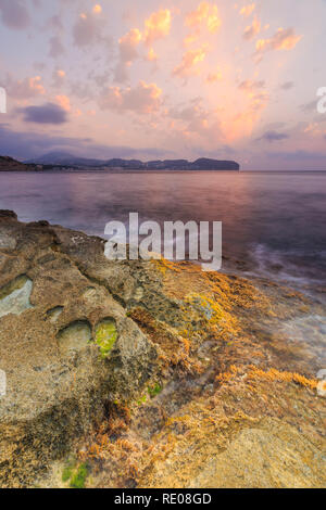 Sonnenaufgang am Cap Blanc in Moraira, mit Cap d'oder Ansicht, Teulada Moraira, Alicante, Costa Blanca, Alicante, Spanien, Europa. Stockfoto