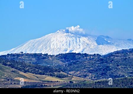 Atemberaubende Aussicht von Milena des Ätna während der Eruption, Modica, Sizilien, Italien, Europa Stockfoto