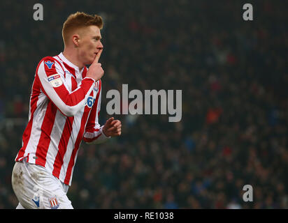 Stoke City Sam Clucas feiert ersten Ziel seiner Seite des Spiels zählen während der Himmel Wette Championship match bei der bet365-Stadion, schüren. Stockfoto