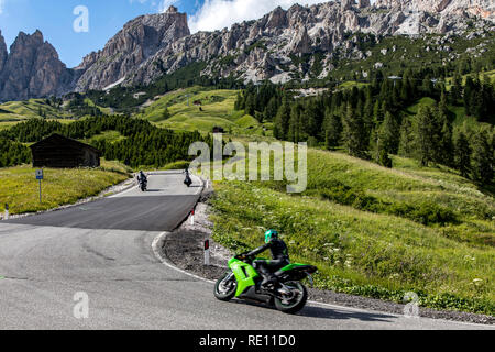 Südtirol, Trentino, Italien, Bergpanorama am Grödner Joch, Mountain Pass in den Südtiroler Dolomiten, Mountain pass SS 243, Stockfoto