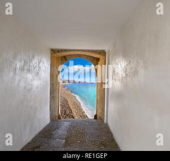 Altea Foto Illustration arch und Strand in Alicante in Spanien Stockfoto