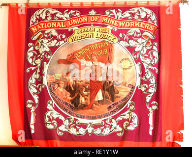 Nastional Gewerkschaft der Bergarbeiter lodge Banner (Durham Area Hobson Lodge) im Norden von England Beamish Open Air Museum, in der Nähe von Stanley, County Durham, UK Stockfoto