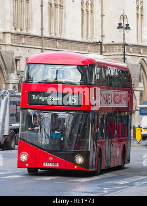 Einen neuen Routemaster Bus hergestellt von Wrightbus und auch der neue Bus nach London, Boris Bus oder Borismaster bekannt. Transport für LondonÕs business pl Stockfoto