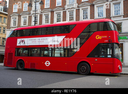 Einen neuen Routemaster Bus hergestellt von Wrightbus und auch der neue Bus nach London, Boris Bus oder Borismaster bekannt. Transport für LondonÕs business pl Stockfoto